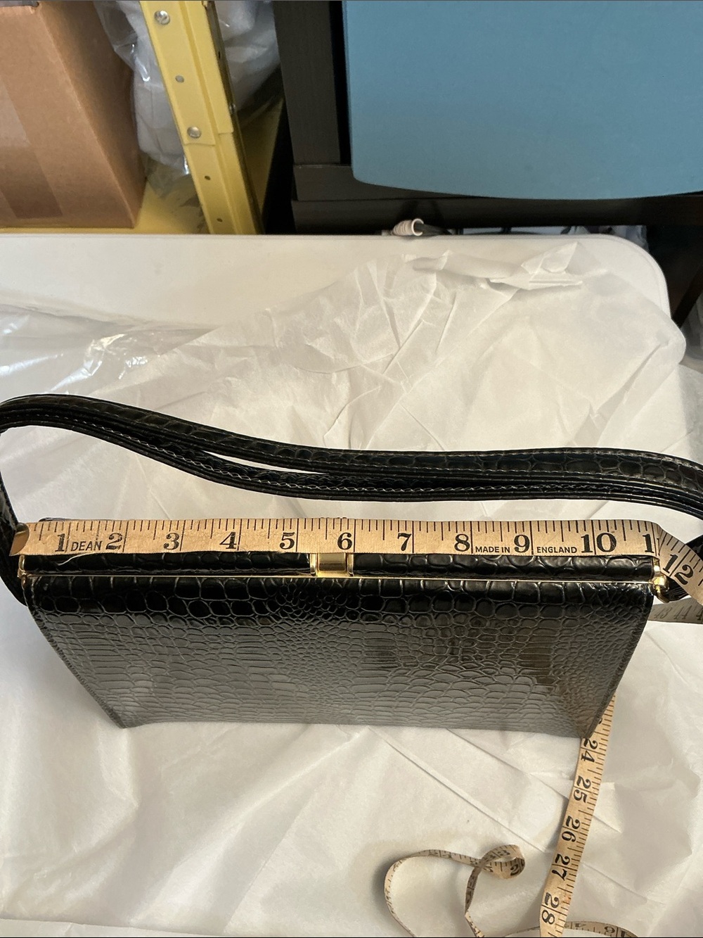 2024 - Classic Black Croc-Embossed Structured Shoulder Bag. - Picture 10 of 10